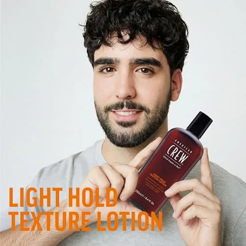 American Crew ▫️ Light Hold Texture Lotion, Loção de Fixação Leve e Brilho Natural, Creme de Controlo Suave que Proporciona Controlo ao Cabelo Fino, Proporciona um Cabelo Mais Denso e Moldável, 250 ml 2