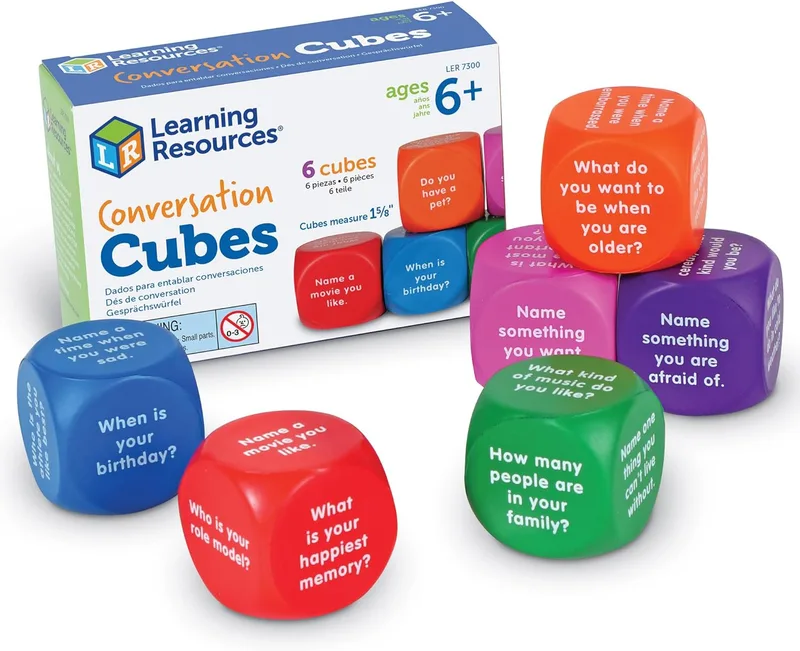 Learning Resources ▫️ Conversation Cubes, 6 dados de espuma com 36 perguntas em inglês – Jogo educativo infantil para desenvolver a conversação, o inglês e as competências sociais, a partir dos 6 anos