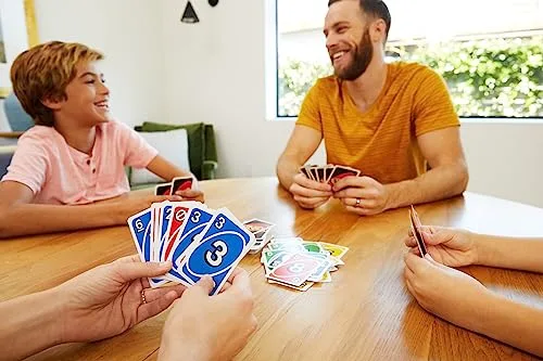 Mattel Games ▫️ UNO Original - Jogo de Cartas para a Família - Clássico - Baralho multicolorido de 112 cartas - Para 2 a 10 jogadores - Para crianças e adultos - Presente para maiores de 7 anos, W2087 2