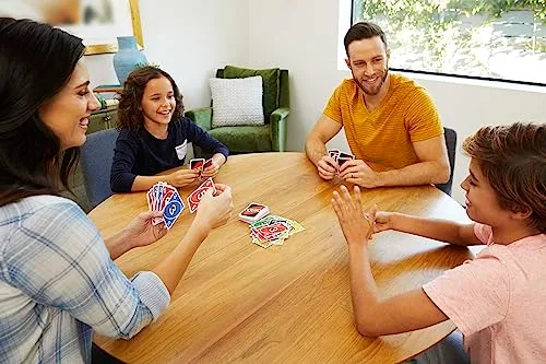Mattel Games ▫️ UNO Original - Jogo de Cartas para a Família - Clássico - Baralho multicolorido de 112 cartas - Para 2 a 10 jogadores - Para crianças e adultos - Presente para maiores de 7 anos, W2087 3