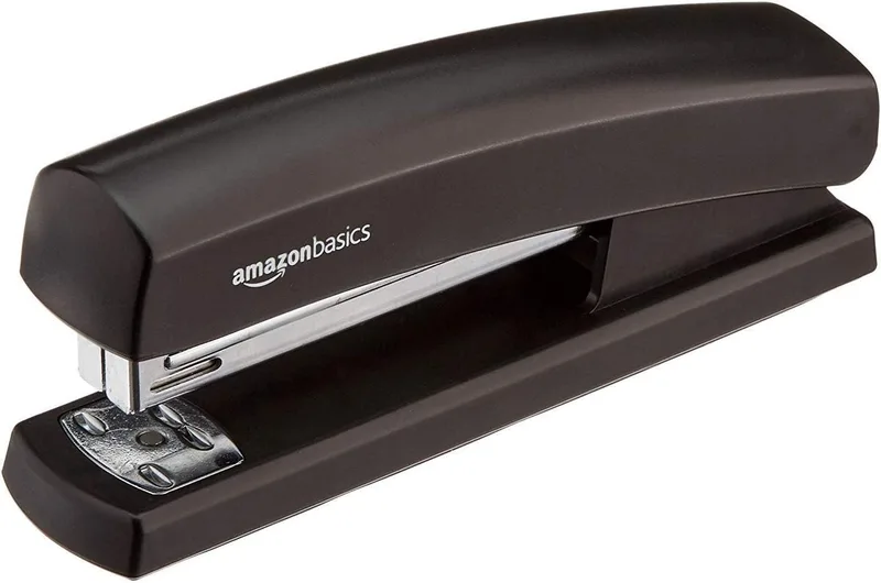 Amazon Basics ▫️ Agrafador com 1000 agrafos, capacidade para 10 folhas, base de borracha antiderrapante, para uso doméstico, escritório, preto