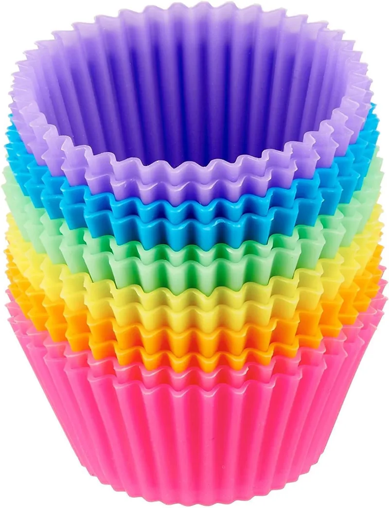 Amazon Basics ▫️ Formas redondas individuais de silicone para magdalenas, reutilizáveis, embalagem de 12 (adequadas para o forno até 220 °C), multicoloridas