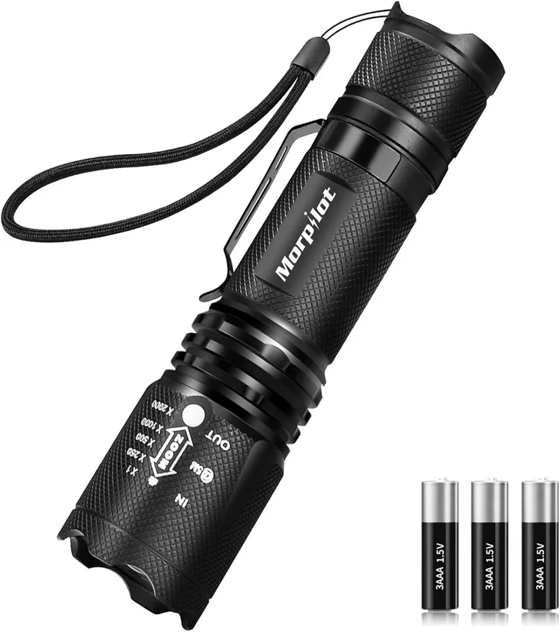 Morpilot ▫️ Lanterna Tática e UV 2 em 1, Lanterna LED 5000 LM, Lanterna Militar, Luz UV com 4 modos, Zoom IN/OUT, 395 nm, Alumínio, Anticaída, Impermeável IPX4, 3 pilhas incluídas