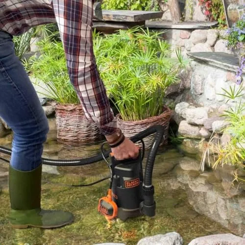 Black+Decker ▫️ Bomba submersível BXUP750PTE para águas limpas e sujas (750 W, caudal máx. 13 000 l/h, altura manométrica máx. 8 m) Preto 2