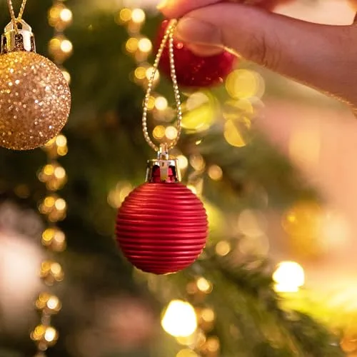 Valery Madelyn ▫️ 49 peças de bolas de Natal de 3 cm, enfeites de Natal para a árvore, decoração com bolas de Natal de plástico inquebrável em vermelho e dourado, presentes de enfeites de Natal (luxo) 5