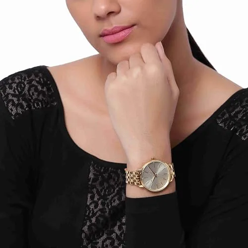 Michael Kors ▫️ Relógio para mulher, modelo Pyper, com movimento de quartzo de três ponteiros e bracelete em aço inoxidável ou liga metálica 2