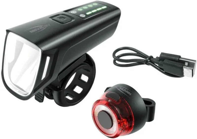 Ansmann ▫️ Conjunto de luzes para bicicleta homologadas pela StVZO, com LED CREE / 140 m de alcance, 35 lux, 170 lúmenes, IPX4, alimentadas a bateria, recarregáveis via USB / luz para roda, conjunto composto por
