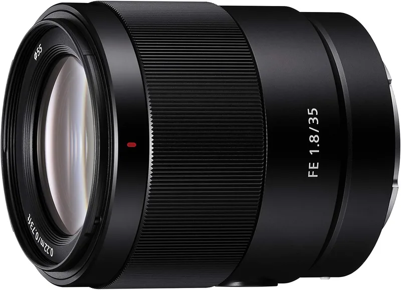 Sony ▫️ SEL35F18F – Objetiva grande angular de focagem fixa FE 35 mm F1.8 para formato completo (APS-C, montagem E, compacta e luminosa, compatível com a série Alpha A7, a série A6000, a ZV-E1 e a ZV-E10)