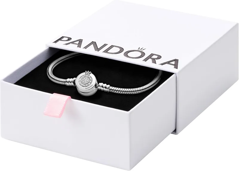 PANDORA ▫️ Pulseira Signature com corrente em forma de serpente e fecho com um desenho de coroa cintilante em forma de O, em prata de lei com zircônias cúbicas transparentes