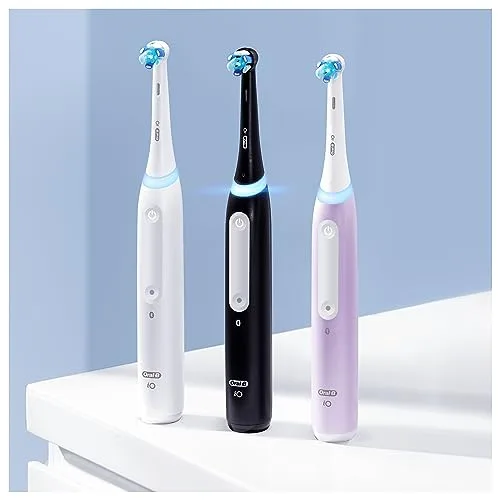Oral-B ▫️ Escova de dentes elétrica iO 4N com cabo recarregável, 1 cabeça de escova e estojo de viagem, concebida pela Braun - Preto 4