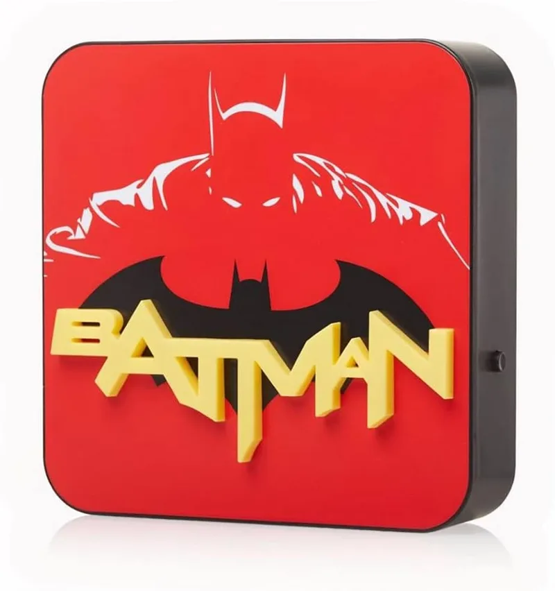 Numskull ▫️ Candeeiro de secretária do Batman para fixar na parede, acessório de iluminação ambiente para o quarto, casa, estúdio, escritório, trabalho, produto oficial do Batman