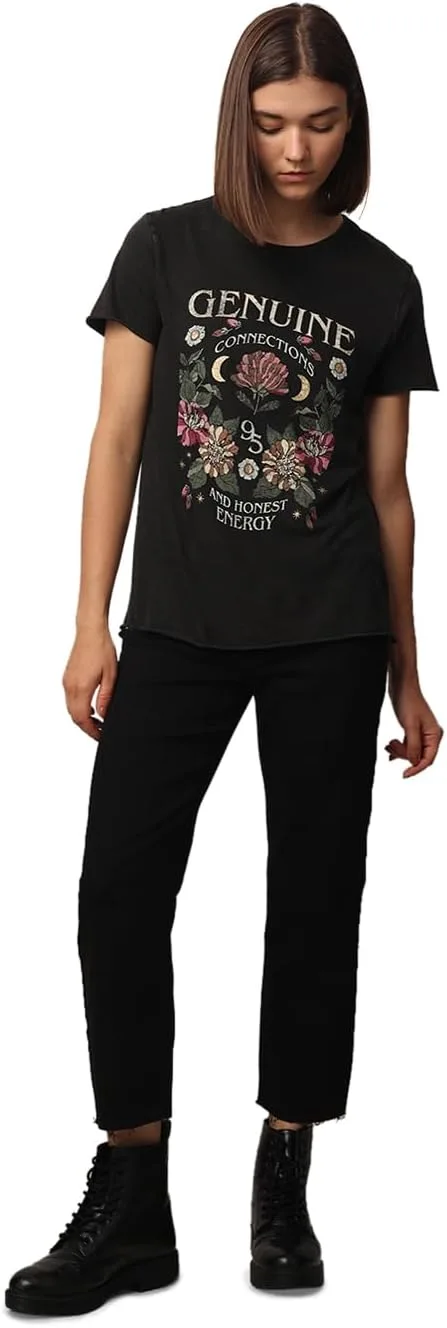 ONLY ▫️ ONLLUCY T-shirt de manga curta estampada para mulher com gola redonda e design estampado de manga curta.