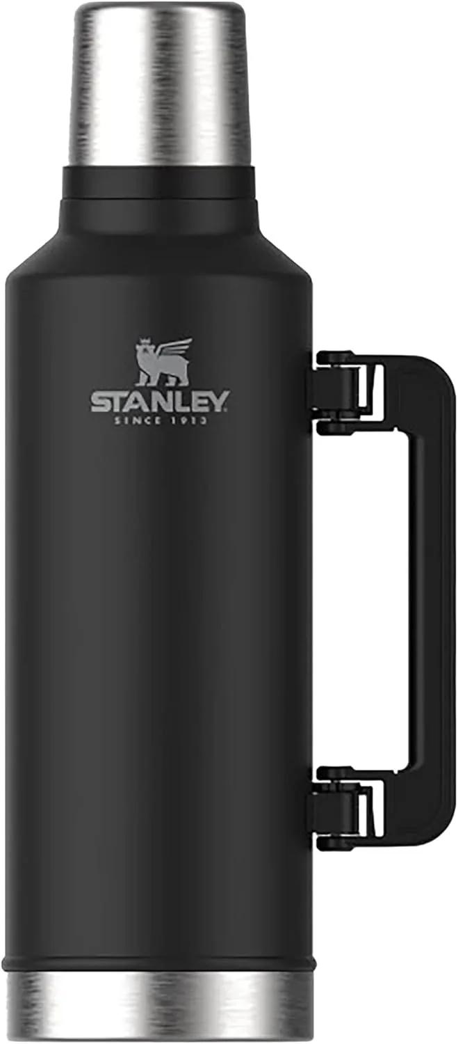 STANLEY ▫️ Garrafa térmica Classic Legendary 2,3 L - Mantém o frio ou o calor durante 48 horas - Garrafa térmica para café - Garrafa de aço inoxidável - Sem BPA - Adequada para a máquina de lavar louça - Preto mate «Pebble»