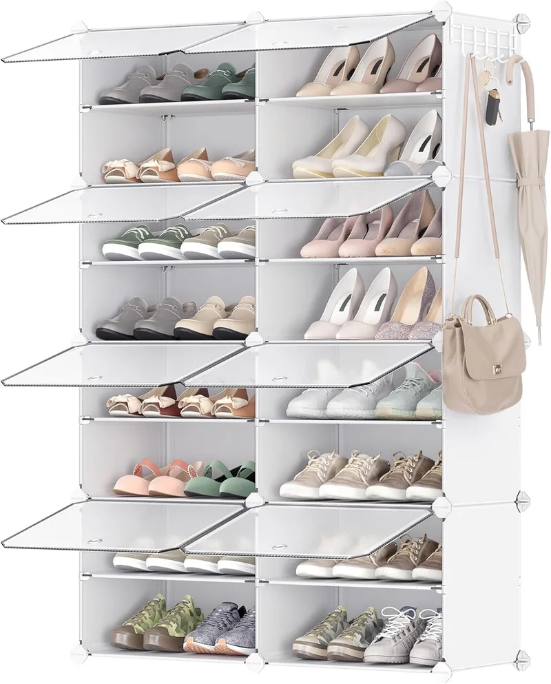 SONGMICS ▫️ Sapateira de Plástico, 8 Compartimentos para 32 Pares de Sapatos, com Portas, Estrutura de Aço e Prateleiras de Plástico, Roupeiro de Quarto, Branco Nuvem e Transparente LPC034W01