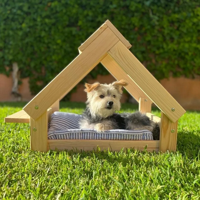 Skraut Home ▫️ Casinha de interior para animais de estimação | Casinha para cães, gatos ou coelhos | Madeira de pinho natural com certificação FSC | Suporte para 2 tigelas | 76 x 44 x 55 cm | Sem cama | Cães pequenos ou médios