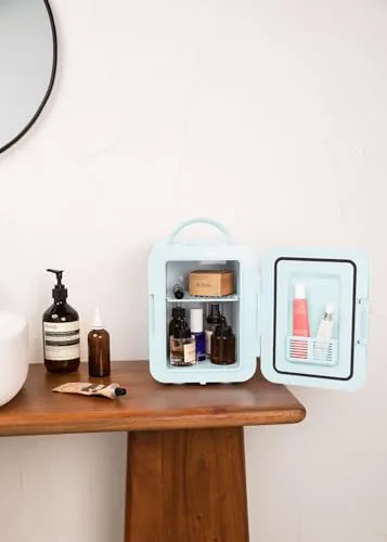 CREATE ▫️ / FRIDGE MINI BOX/Mini-frigorífico para cosméticos azul pastel/Design retro, função de refrigeração e aquecimento, capacidade de 4 L, fácil de transportar, 48 W 7
