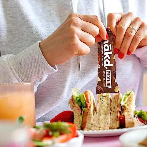 nākd. ▫️ Protein Cacau e Avelã | Barras Raw | 16 x 45 g (720 g) 6