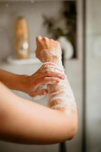 Natural Honey ▫️ Gel de Banho com Extrato Natural de Coco Hidratante e Suavizante, com Hydradermal Complex para uma pele suave, fresca e protegida, aroma tropical, linha Sensations, 650 ml 5
