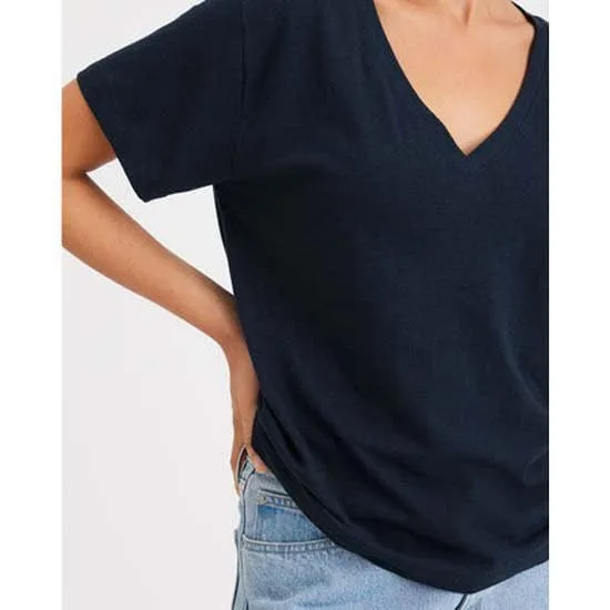 Dockers ▫️ Camisola com decote em V profundo para mulher 3