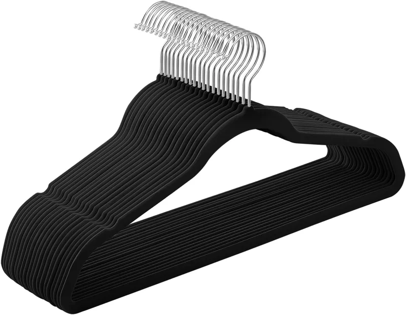 SONGMICS ▫️ Cabides de veludo, conjunto de 20, antiderrapantes, com barra para gravatas e gancho preto, 0,6 cm de espessura, poupam espaço, 41,5 cm de comprimento, para casacos e calças, preto a tinta e prateado CRF026B20