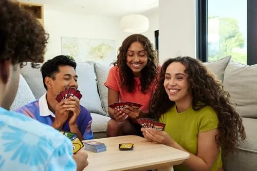 Mattel Games ▫️ Jogo de cartas UNO No Mercy Jogo de mesa para toda a família com novas cartas, regras especiais e penalizações mais implacáveis, a partir dos 7 anos (HWV18) 2