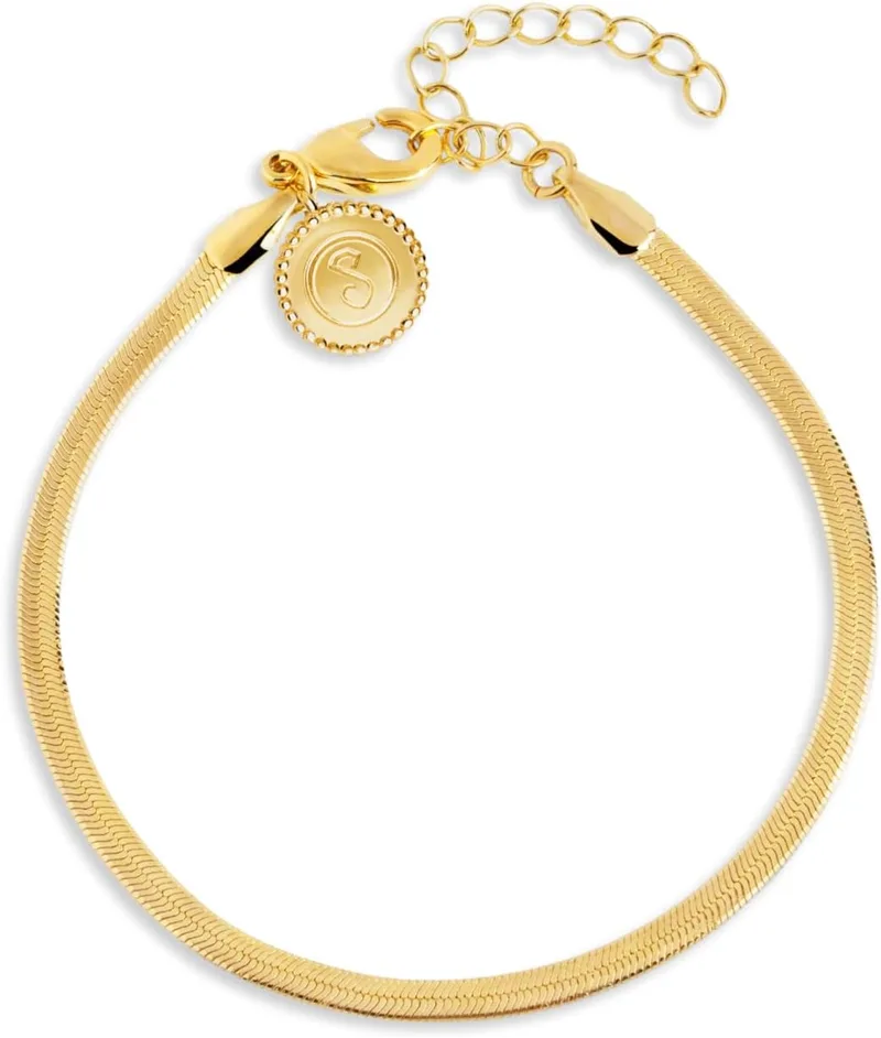 SINGULARU ▫️ Pulseira Lisse S. Aço com acabamento banhado a ouro de 18 quilates. Corrente plana. Tamanho único: 16 cm com extensão de 3 cm. Joias para mulher