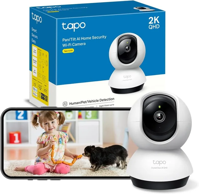 Tapo ▫️ C220 - Câmara de vigilância Wi-Fi para interiores com visão de 360º, 2K QHD, deteção por IA | Detecção de movimento, pessoas, animais de estimação, choro de bebé e muito mais. Visão noturna. Alarme luminoso e sonoro. Compatível com cartão MicroSD.