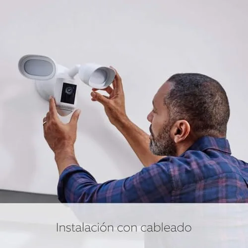 Ring ▫️ Câmara Pro com holofotes com fio (Floodlight Cam Wired Pro) | Câmara exterior com vídeo 2K, Vision, deteção de movimento 3D (alternativa ao CCTV) | 30 dias de teste gratuito Home 7