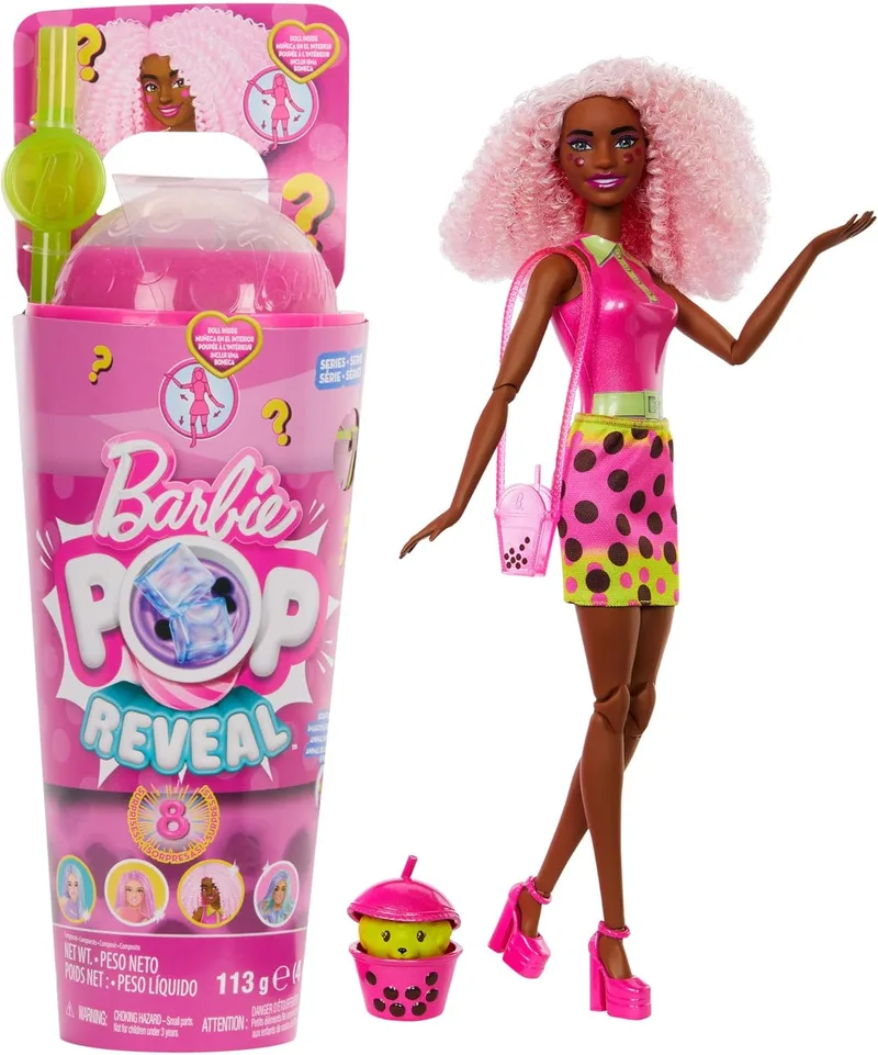 Boneca Barbie Pop Reveal com Cabelo Cor-de-Rosa, com Copo de Chá Bubble, Bagas Vermelhas, com Roupas Reveladoras de Cubos de Gelo, Animais de Estimação e Acessórios Surpresa, Brinquedo +3 anos (HTJ20)