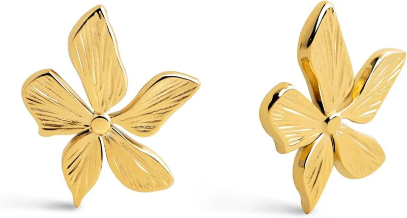 SINGULARU ▫️ Brincos Jasmim. Brincos de flores em aço inoxidável folheado a ouro de 18kt. Folheado a ouro de 18kt. Bijutaria para Mulher