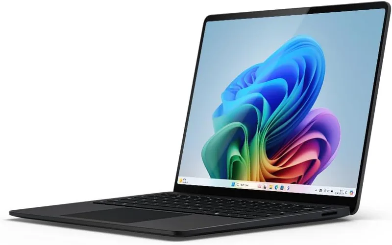Microsoft ▫️ Surface Laptop | Copilot+ PC | Ecrã Táctil de 13,8" | Snapdragon® X Plus | 16GB RAM | 512GB SSD | Modelo mais recente, 7ª Edição | Preto