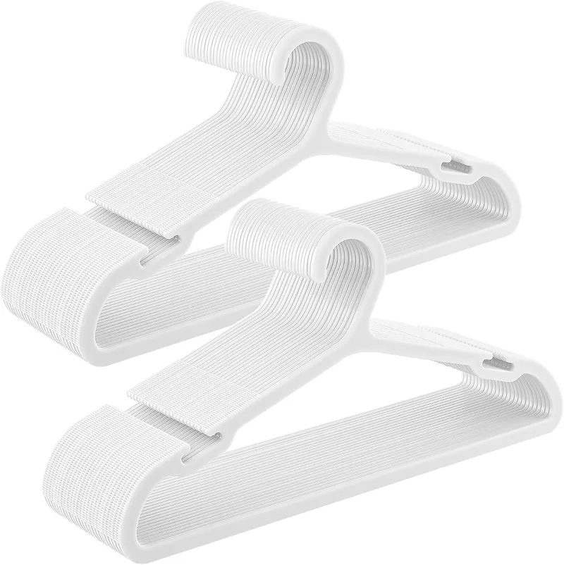SONGMICS ▫️ Cabides, Conjunto de 50, Cabides de plástico, com entalhes largos para os ombros, economizam espaço, 41,7 cm de comprimento, para roupeiro, Branco Nuvem CRP010W01
