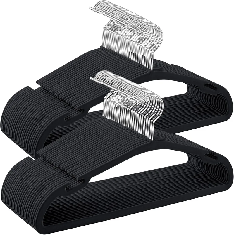 SONGMICS ▫️ Cabides de veludo, conjunto de 50 cabides de veludo, 43 x 21 cm, cabides antiderrapantes com entalhes, barra para calças, gancho de 360°, economiza espaço, para guarda-roupa, tinta preta CRF039B03