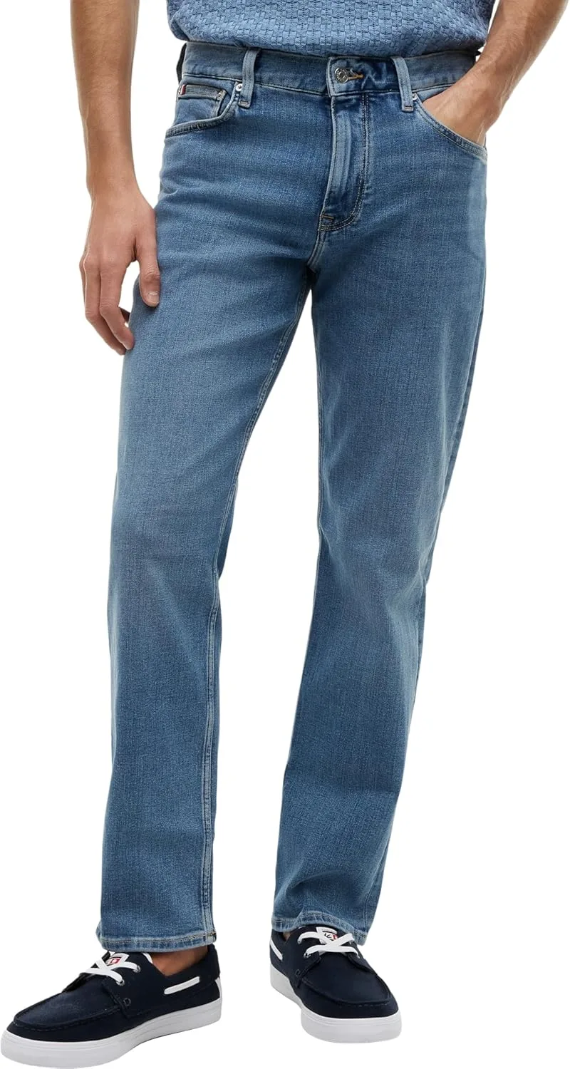 Tommy Hilfiger ▫️ Calças de ganga para homem, modelo Core Straight, com acabamento «Denton Ohio Rinse» e tecido elástico