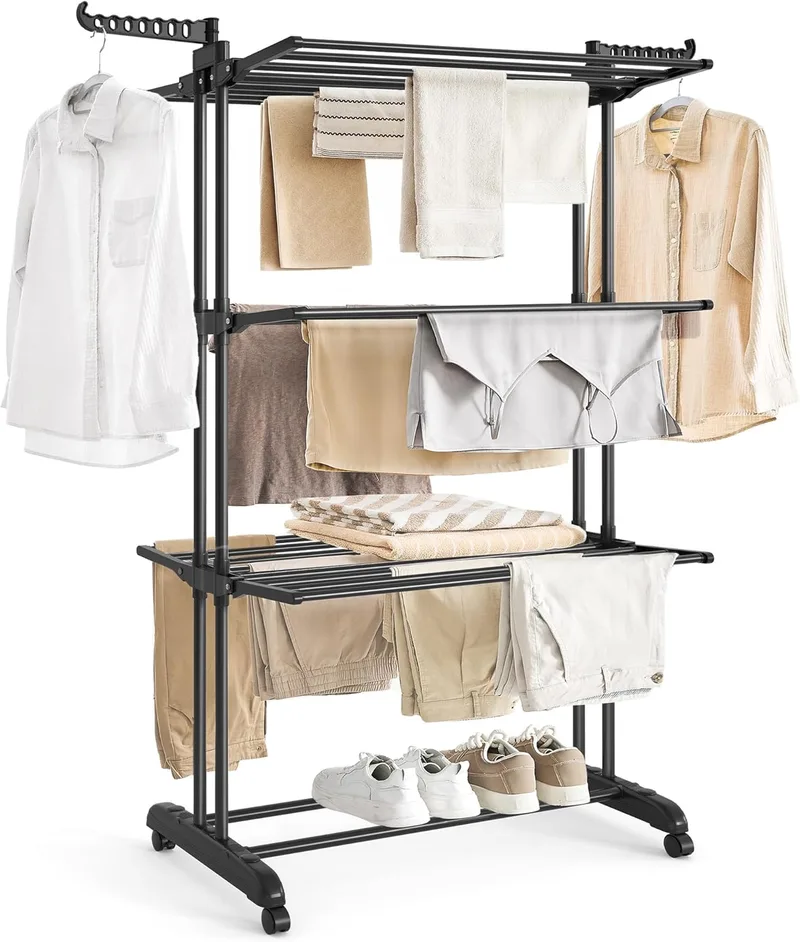 SONGMICS ▫️ Varal dobrável de 4 níveis, com rodas, asas dobráveis, 63,5 x 128 x 173 cm, grande capacidade, fácil montagem, uso interno e externo, tinta preta LLR701B01