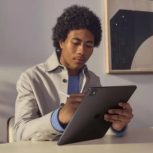 Apple ▫️ iPad Pro de 13 polegadas (M4): Ultra Retina XDR, 2 TB, câmara frontal de 12 Mpx na orientação horizontal e câmara traseira de 12 Mpx, Wi-Fi 6E, autonomia de um dia inteiro, vidro nanotexturizado - Preto Espacial 4