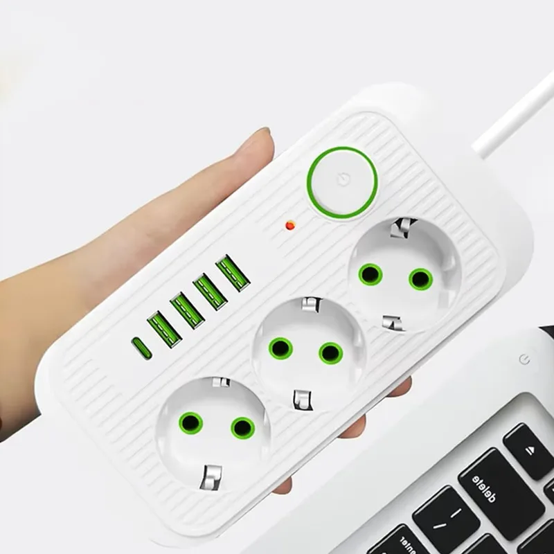 Gugxiom ▫️ Protetor contra picos de tensão, filtro de linha europeu 10A 2500W com 3 tomadas 4 portas USB 1 tipo C, adaptador de viagem universal para montagem na parede (branco)