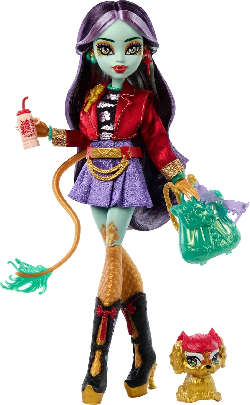 Boneca Monster High Jinafire Long, rapariga dragão com o cãozinho de estimação Cloudy Yun Yun e 7 acessórios, incluindo um bloco de desenho, bebida de iogurte, mochila e muito mais, HYV58