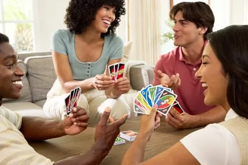 Mattel Games ▫️ UNO - Jogo de cartas com 2 pacotes extra e caixa metálica 2