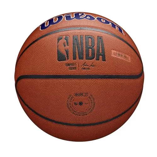 Wilson ▫️ Bola de basquetebol NBA Team Alliance, com superfície «Pure Feel» e tecnologia «Double Depth», com estabilidade de ar melhorada, cor: castanho, tamanho: 7 6