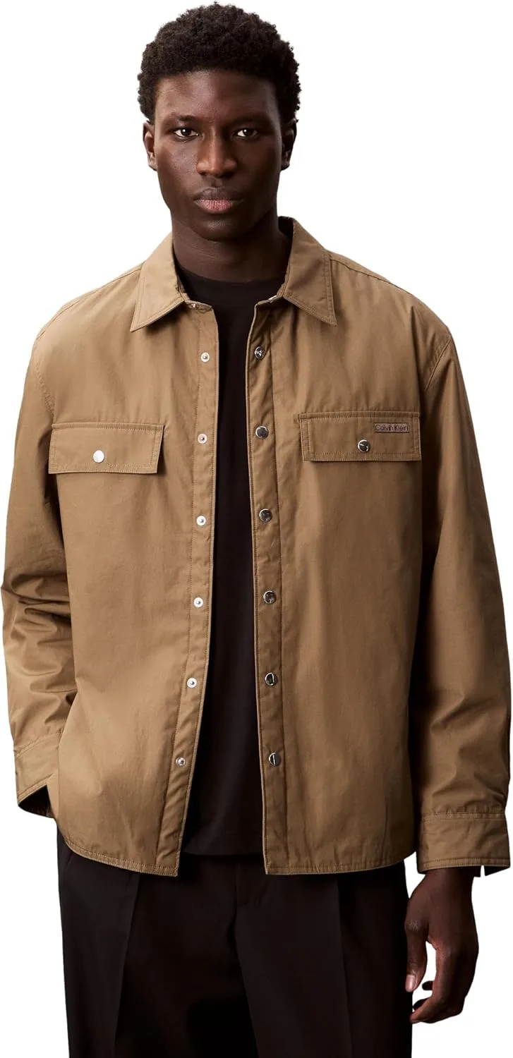 Calvin Klein ▫️ Camisa sobrevestida para homem, com enchimento de algodão e botões de pressão