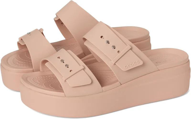 Crocs ▫️ Sandálias Brooklyn Buckle Low Wedge para mulher