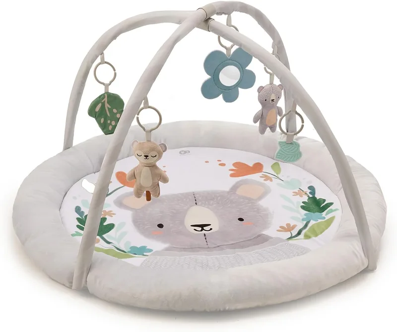 Kinderkraft ▫️ COZYPLAY Ginásio para bebé, Tapete infantil, Tapete de pelúcia com brinquedos, Brinquedos estimulantes, 2 arcos macios, Lavável na máquina, Cinzento