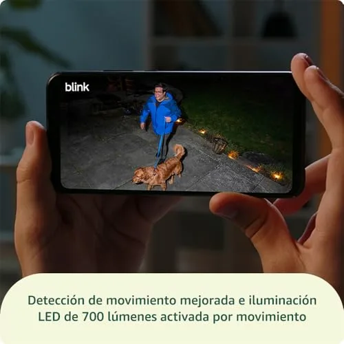 Blink ▫️ Câmara exterior com foco (última geração) | Câmara de segurança inteligente sem fios, LED de 700 lúmenes, dois anos de autonomia | Módulo de sincronização básico incluído 4