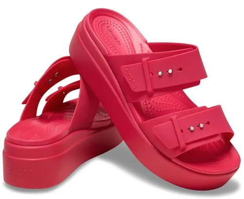 Crocs ▫️ Sandálias Brooklyn Buckle Low Wedge para mulher 2