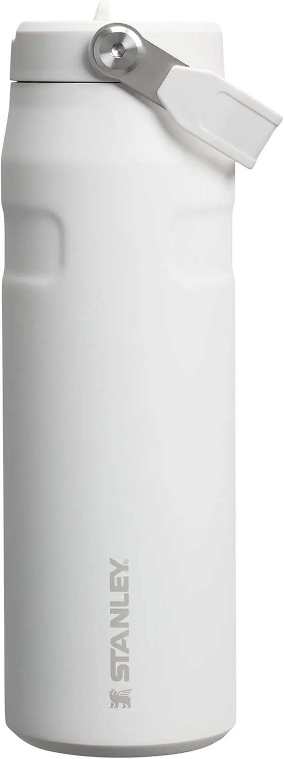 STANLEY ▫️ Garrafa de água Flip Straw 2.0 em aço inoxidável com palhinha, 0,7 L - Mantém a bebida fresca durante 10 horas - Mantém a bebida gelada durante 2 dias - Aço inoxidável - Sem BPA - À prova de fugas - Lavável na máquina de lavar louça - Frost