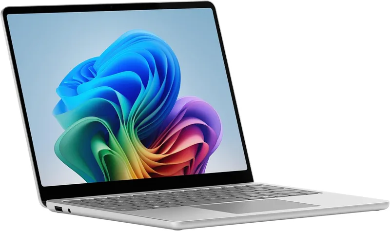 Microsoft ▫️ Surface Laptop | Copilot+ PC | Ecrã tátil LCD de 13'' | Snapdragon X Plus | 16 GB de RAM | 512 GB de armazenamento | Último modelo | Platina