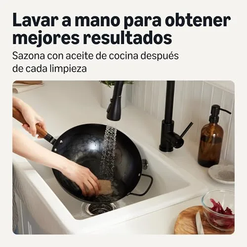 Amazon Basics ▫️ Wok em aço ao carbono pré-temperado com pega em madeira de acácia, compatível com todos os tipos de fogões, 32,0 cm 4