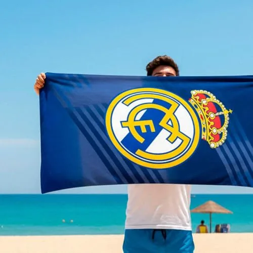 CERDÁ LIFE'S LITTLE MOMENTS ▫️ Toalha do Real Madrid – Toalha oficial com design exclusivo, emblema e cores do clube, ideal para a praia, piscina, casa de banho ou desporto, um acessório prático para os adeptos de futebol 6
