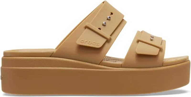 Crocs ▫️ Sandálias Brooklyn Buckle Low Wedge para mulher